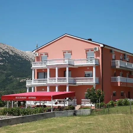 Antonia 3* Jurandvor