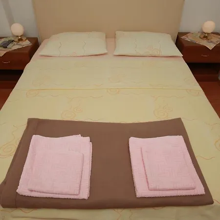 Antonia 3*