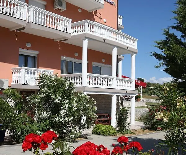 Antonia 3*